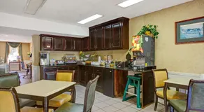 Baymont by Wyndham Smithfield - Image 5