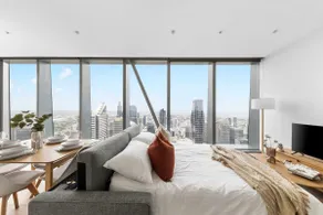 A Chic 2BR Apt with Panoramic Views FREE Parking - Image 2
