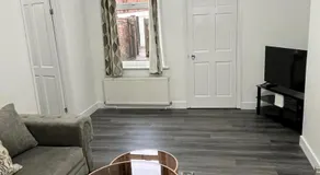 2 Bed Flat - Sleeps 3 - Parking - Wifi - Image 3
