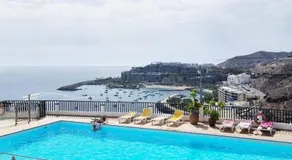 Stylish bungalow with sea views - Image 3