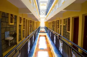 Saboti Hotel - Image 2