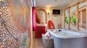Chambre VENUS avec Jacuzzi privatif - Image 5