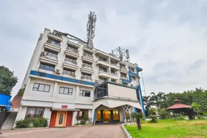 OYO 19952 Hotel Woodlands - Image 3