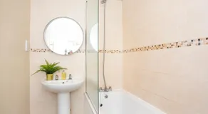 Knavesmire Mews 3 bedrooms-Free parking - Image 4