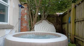Peaceful Hot Tub Retreat with Private Garden - Image 5