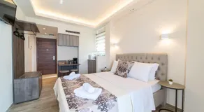 Luxury Plateia Rooms - Image 2