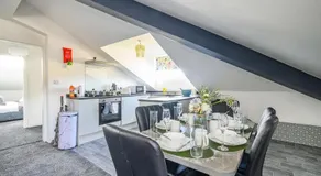 -3F421- For your Relaxed, Cosy stay, Free Parking - Image 3