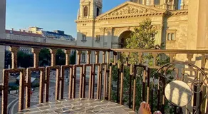 Heart of Budapest Luxury Apartment with Amazing View - Image 4