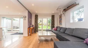 6 bedrooms beautiful home 3 bathrooms, quiet location with garden near Legoland Windsor Heathrow - Image 2