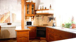 ROYAL GARDEN APARTMENTS *** - Image 4
