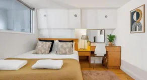 Central Apt Near Old Market Square with Parking - Image 2
