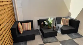 Apartment close to transport and shops - Image 3