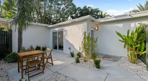 921 Apartment 4 - Image 4
