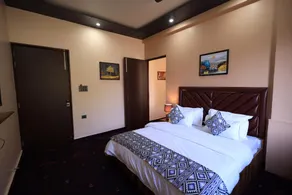 Hotel Corbett Cultures - Image 4