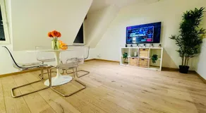 The Central Experience - 2 BR, Bright, Spacious & Central - Image 3