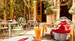 Old Town Suites Muradie - Image 4