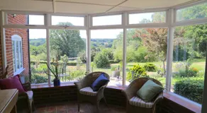 3-bedroom cottage set in a large enclosed garden - Image 2