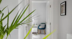 Morford House - Stylish Retreat in the Heart of Exeter - Image 3
