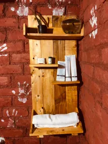 Love hut - Image 4