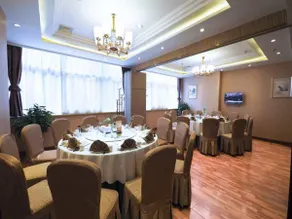 Super 8 Hotel Baoji Railway Station - Image 4
