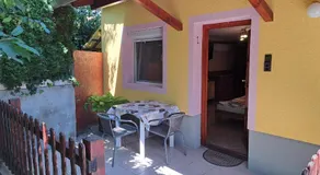 Pink Tulip Apartment House - Image 4