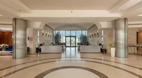 Herzliya Marina Lagoon Apartment - Image 2