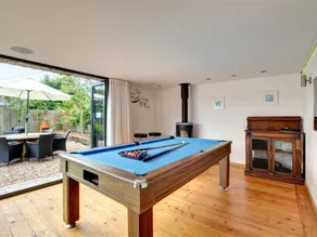Bright Holiday Home in Saint Kew with Fireplace - Image 2