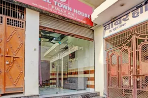 POP 701356 Hotel Townhouse - Image 3