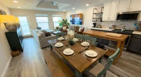 Penthouse Beachfront Views Renovated - Image 3