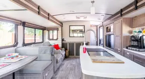 River RV, Romance Glamping Pup Paradise Riverside - Image 3