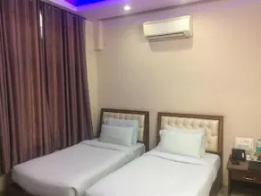 HOTEL LEELA RESIDENCY - Image 2