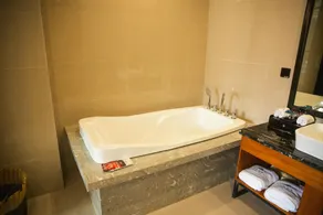 Huangguan Hotel - Image 5