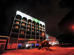 TH Hotel - Kelana Jaya - Image 1