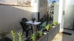 Maisonnette avec terrasse et parking - Image 5