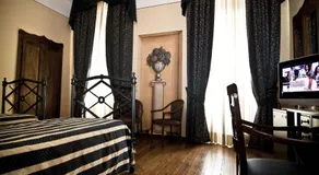 Hotel Regina - Image 2