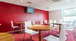 Travelodge Camberley - Image 2