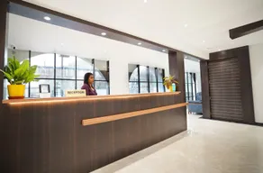 7 The Business Hotel - Image 5