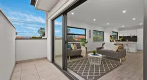 Modern 2BR Townhouse Preston Long Term Stays & Pet Friendly - Image 3