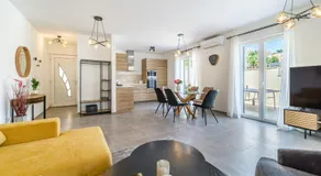 Villa Janie with a pool for up to 16 people - Image 5