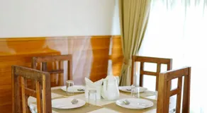 Mayooram cruises -luxury houseboat - Image 3