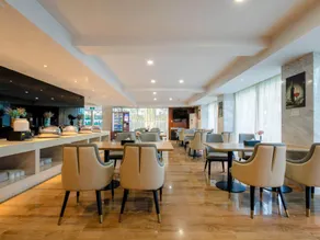 Lavande Hotel Wuhan Yijia Garden Expo Park - Image 2