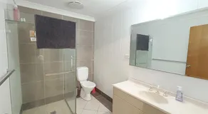 Cozy Family Room with Private Bathroom in Spacious Home - M8 - Image 2
