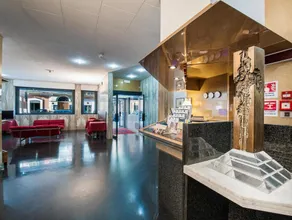 Executive Business Hotel - Image 4