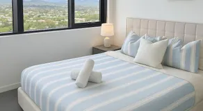 Milton Oasis level 16- Luxury Apt near Milton Station - Image 4