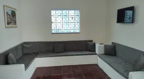 Ambiente familiar, área nobre, próximo a praia. - Image 2