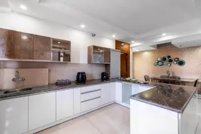 3BHK 2Floor Apartment,Luxury Parties,Iconic Tower - Image 5