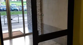 grand studio dans une résidence prive avec une cuisine et salle de bain séparé un parking gratuit et une magnifique vue sur les montagness - Image 4