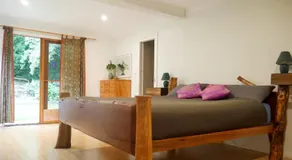 True North - 4BR Home & Garden in Bush Setting with Huge Bath - Image 2