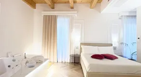 La Divina - free parking - - Image 2