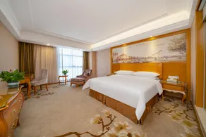 Vienna Hotel Shenzhen Huawei Bantian Wuhe Avenue North Bantian Metro Station - Image 2